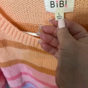 BiBi V-Neck Sweater - Peach, Pink, and Cream